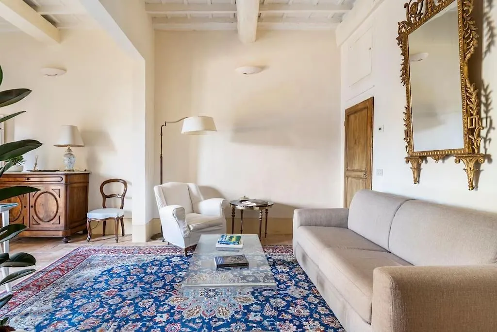 Relax Like Home, Piazza Santa Croce, Florence With Balcony Italy
