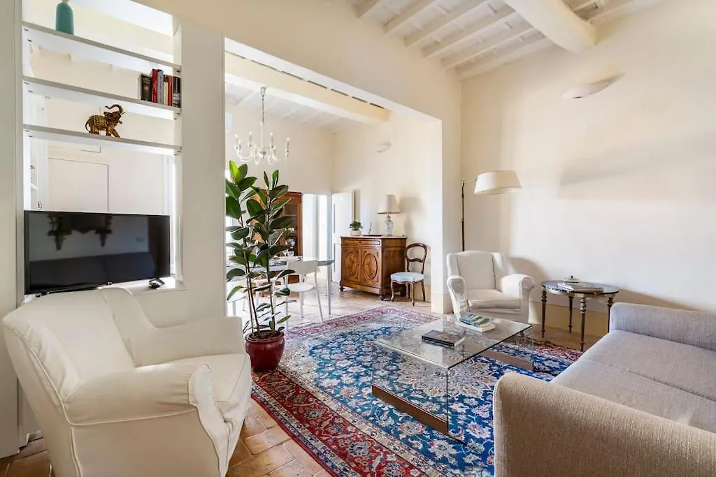 Relax Like Home, Piazza Santa Croce, Florence With Balcony