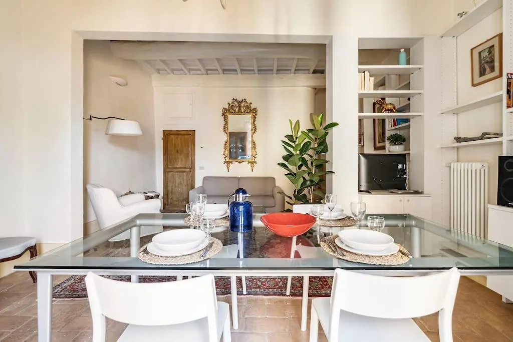 Relax Like Home, Piazza Santa Croce, Florence With Balcony 0*,  Italy