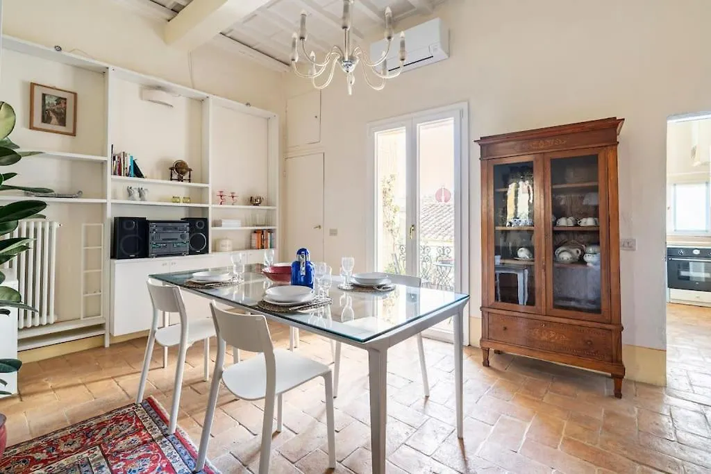 Relax Like Home, Piazza Santa Croce, Florence With Balcony 0*,  Italy