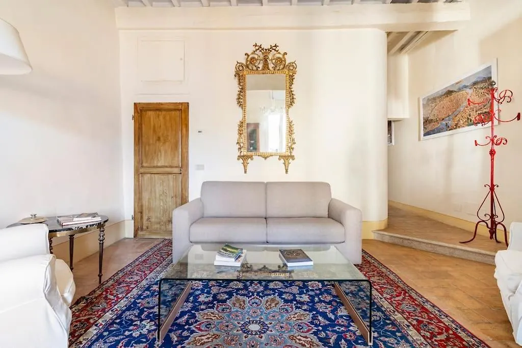 Relax Like Home, Piazza Santa Croce, Florence With Balcony Apartment
