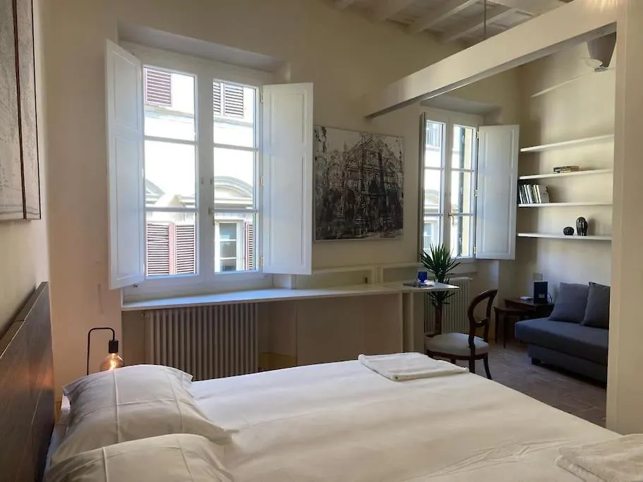 Relax Like Home, Piazza Santa Croce, Florence With Balcony