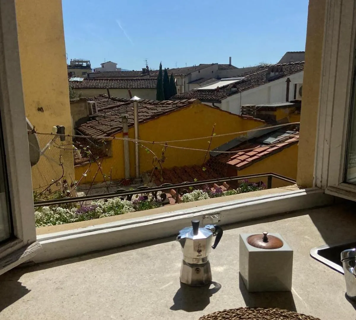 Relax Like Home, Piazza Santa Croce, Florence With Balcony Italy